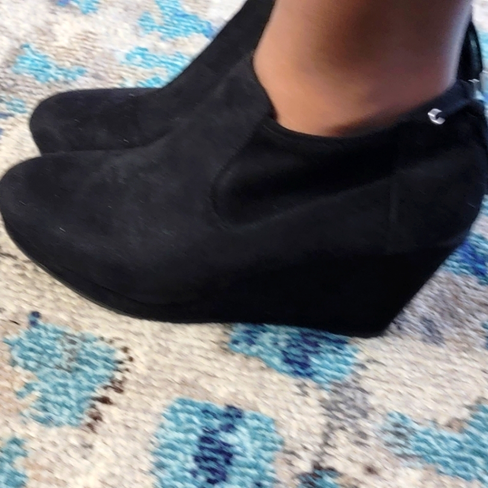CL by Laundry
Varina Wedge Bootie | Size 10
